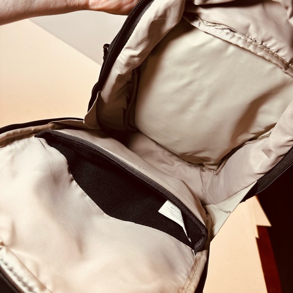 $110 EUC Black Travelon UNISEX Anti Theft Classic Plus Sling Backpack Bag UNISEX - Picture 10 of 13